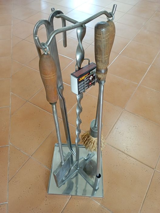 Vendo utensílios para lareira