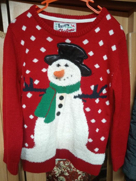 Продам новогодний свитер
