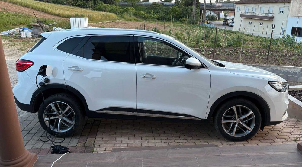 SUV moderno, MG EHS 1.5 Plug-in Hybrid de 2022 — photo 3