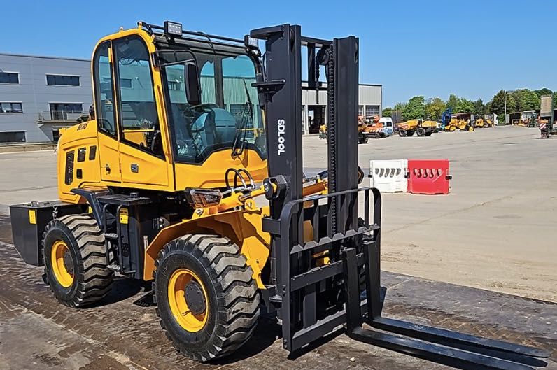 wózek widłowy terenowy 3.5t  JQ Power CPC35
