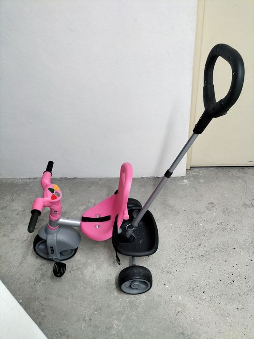 Triciclo Feber como novo