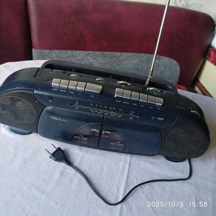 Двухкаскассетный стерео магнитофон First Austria 195 с радиоприемником