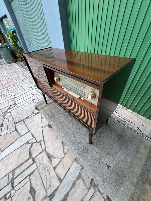 Móvel Radio Schaub Lorenz Restaurado