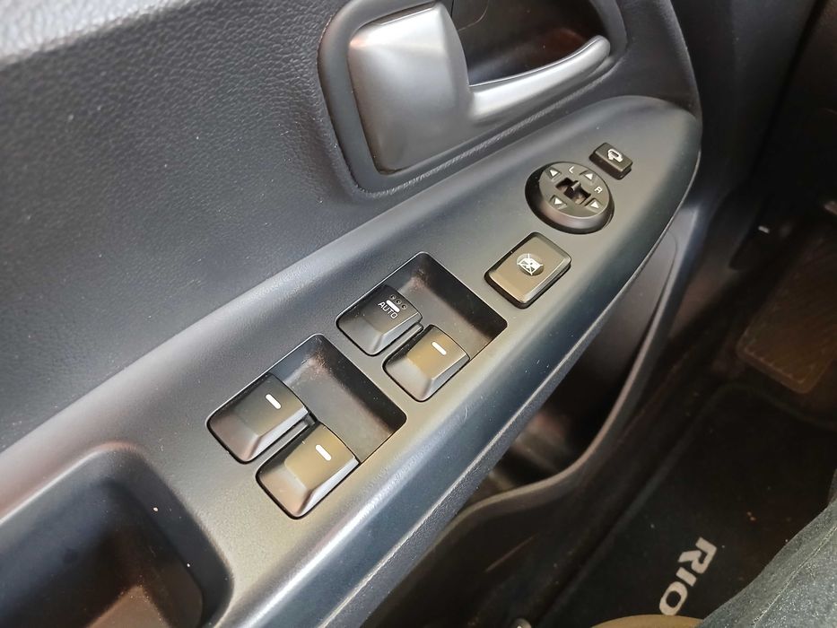 Kia Rio 1.2 Gasolina 5 lugares