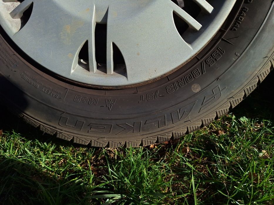 Felgi stalowe  r13 opony zima +kołpaki fiat panda