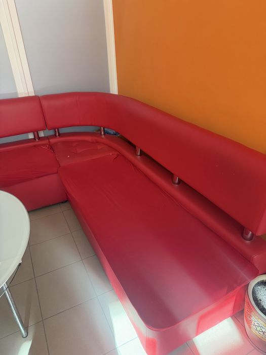 Офісний шкіряний куток