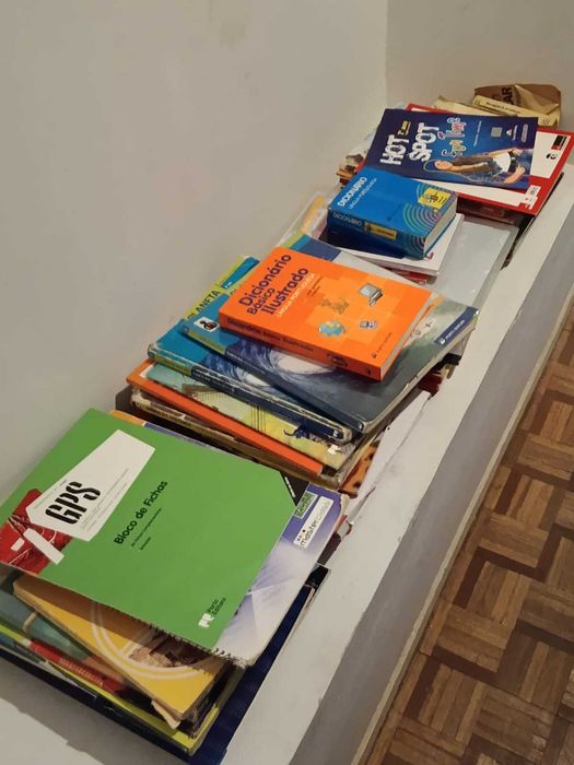 DOU estes manuais escolares (2014-2018)