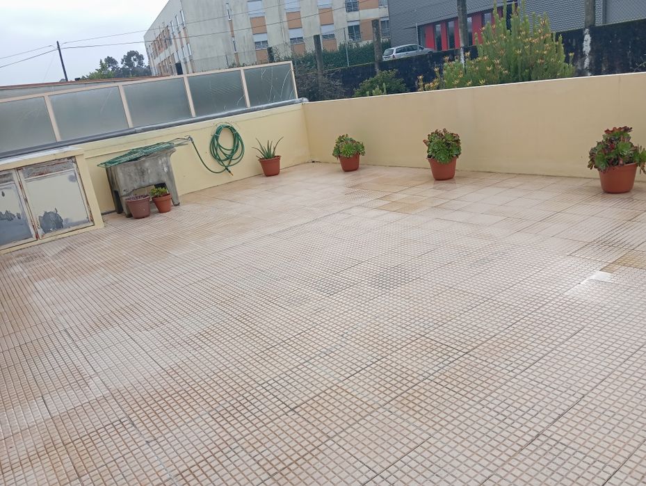 Apartamento T3 em paredes