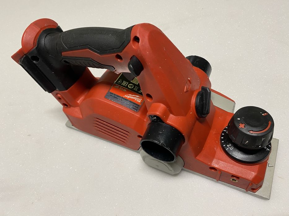 Strug Akumulatorowy Milwaukee M18 BP