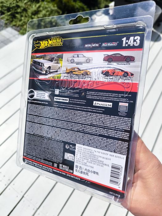 Hot wheels premium 1:43 BMW M3 E30 mint