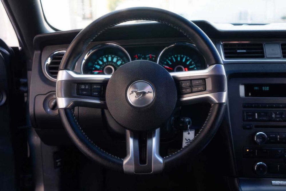 Ford Mustang      2014