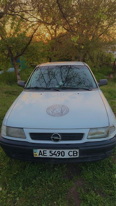 Продам,машину. Opel Astra F економне авто.
