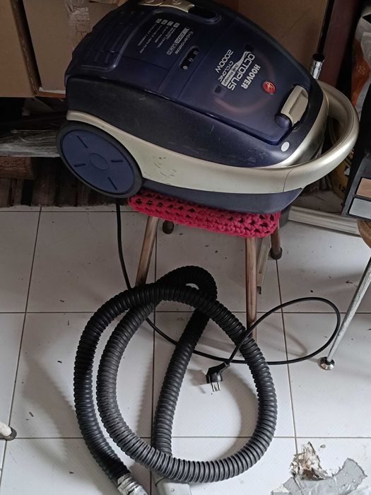 Aspirador Hoover TCO200 Octopus 2000W