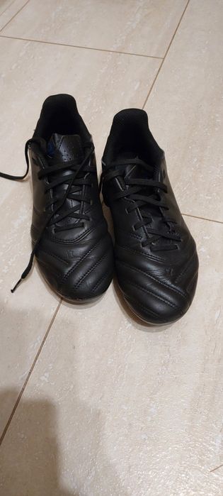 Korki- skórzane buty do piłki nożnej