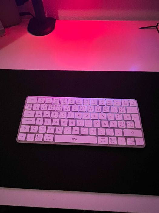 Conjunto rato, teclado e tapete estilo apple - Como novo