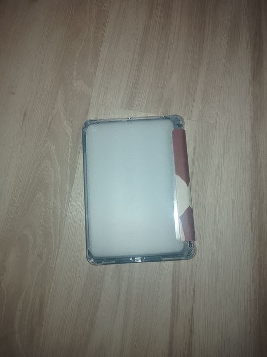 Продам чехол на ipad 6 mini