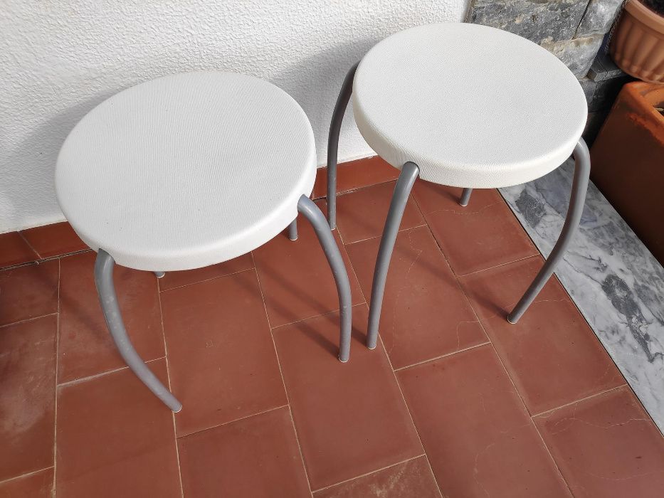 2 Bancos IKEA cor Creme