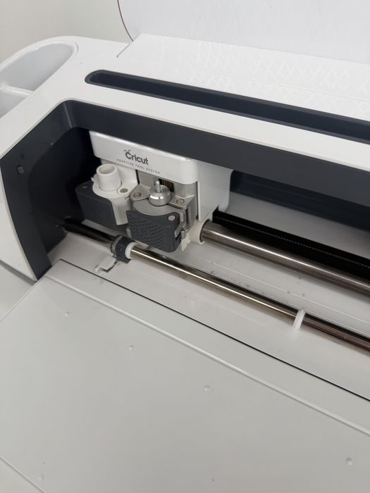 Cricut Maker ploter tnący Bluetooth CXPL301 - niesprawdzony, używany