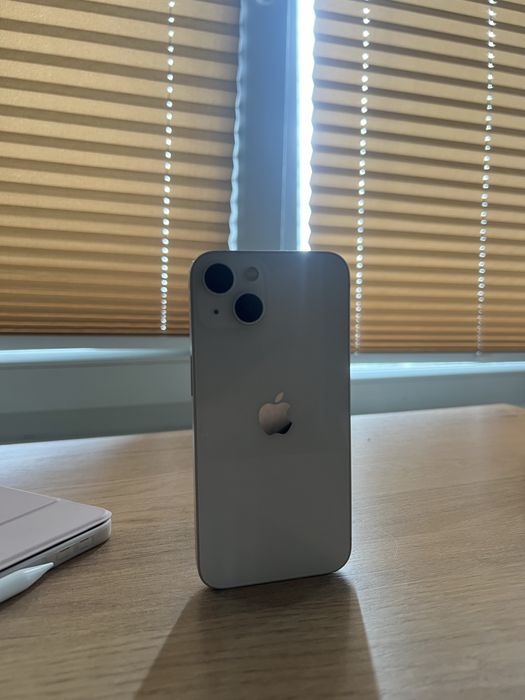 iPhone 13 biały