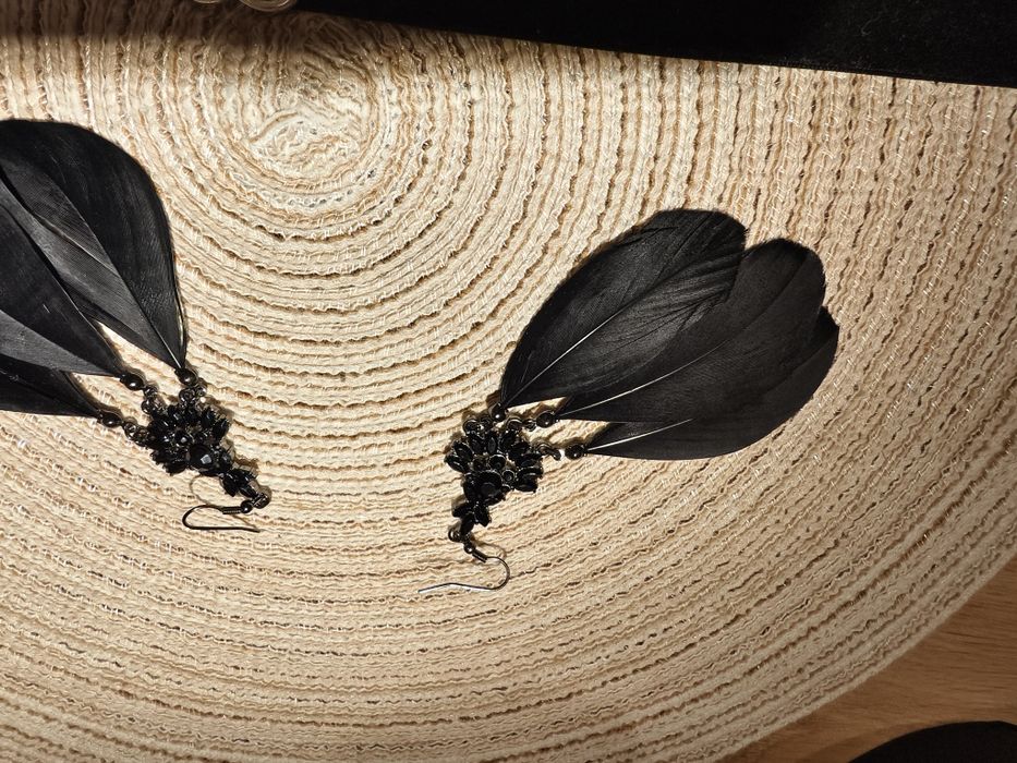 Zestaw biżuterii kolczyki pióra chokery na szyję