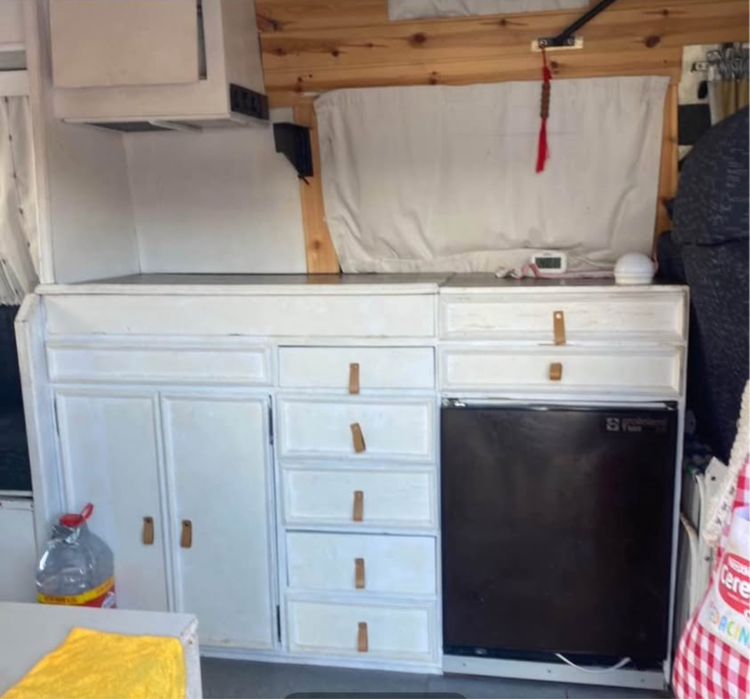 Renault Trafic legalizada como caravana 6 lugares sentados com conduto