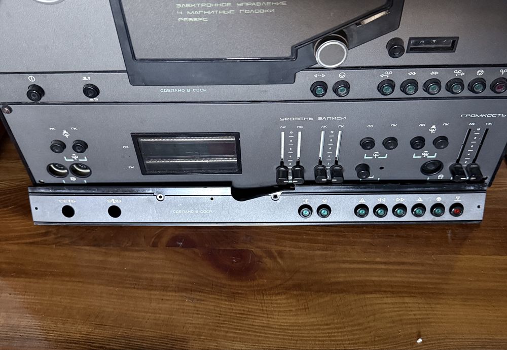 Магнітофон Электроника 004 / 003