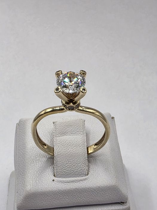 Золота каблучка 585