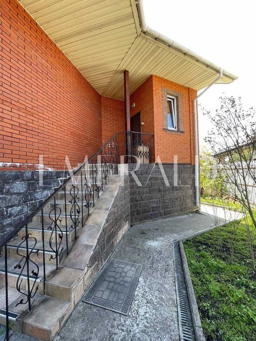 Будинок з надзвичайним садом. Жуляни. БЕЗ комісії!