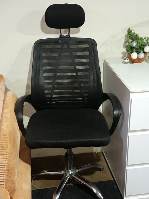 Продам офісне крісло