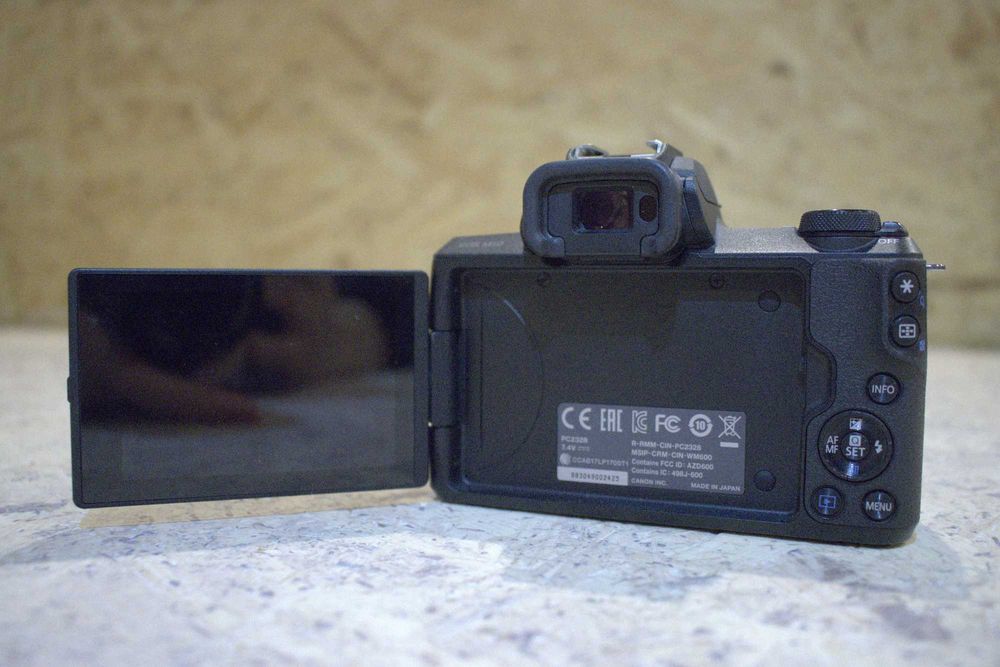 Canon M50, com lente 18-150mm