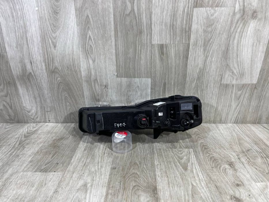 Противотуманка правая Tesla Model S Plaid (2021 - 2024 г.) P164924800C