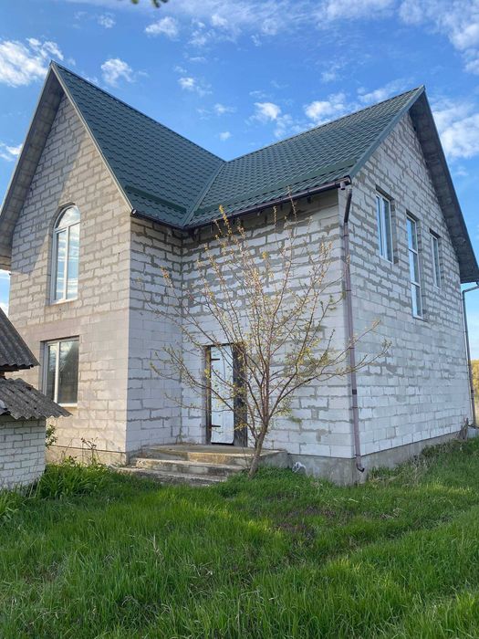 Будинок з приватизованим великим участком в с. Салтикова Дівиця
