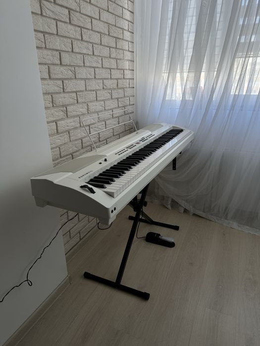 Цифрове піаніно Kurzweil KA-90 (White) у відмінному стані