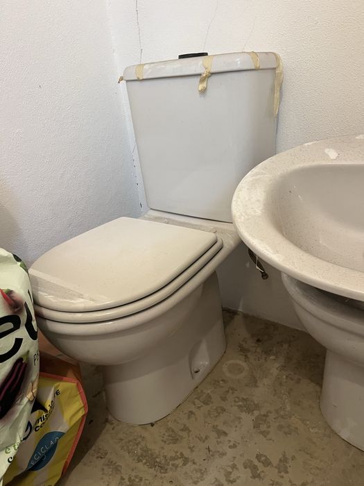 Vendo urgente sanita, bidé e lavatório