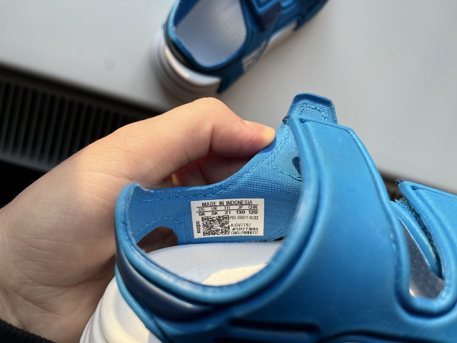 Босоніжки adidas