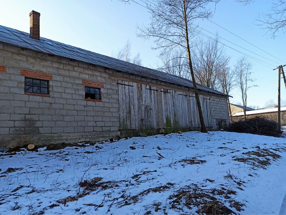 Działka budowlana z budynkami