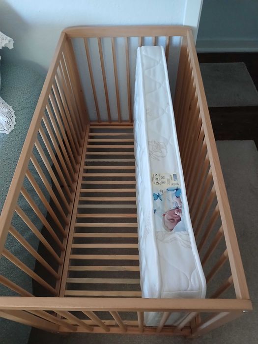 Cama de bebé/ criança