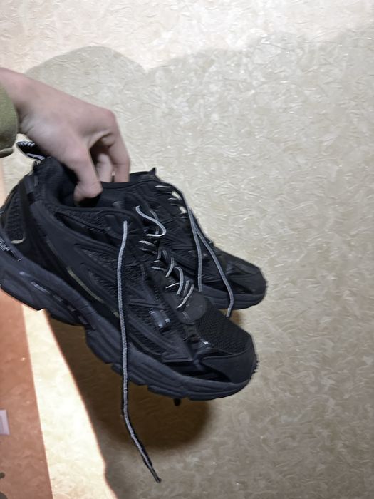 Be right back  Off white