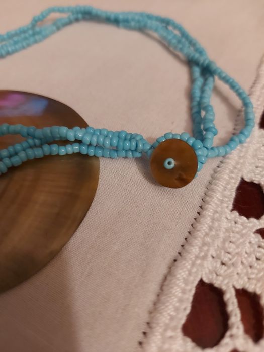 Colar Turquesa de Missangas c/ Medalhão, tam° 50cm.