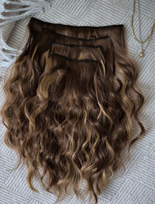 Треси волосся, накладне волосся, пасма, шиньон