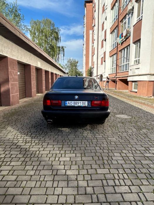 BMW e34 520l.