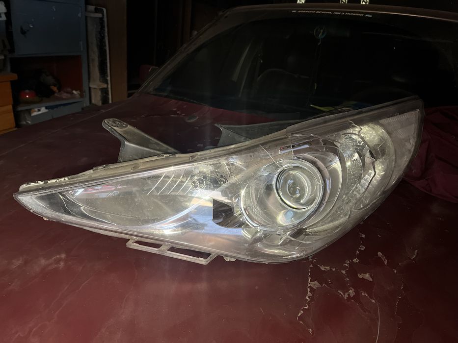 Продам ліву фару з лінзею хундай саната