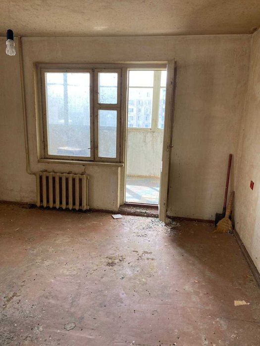 Квартира на Таирова средний этаж под ремонт