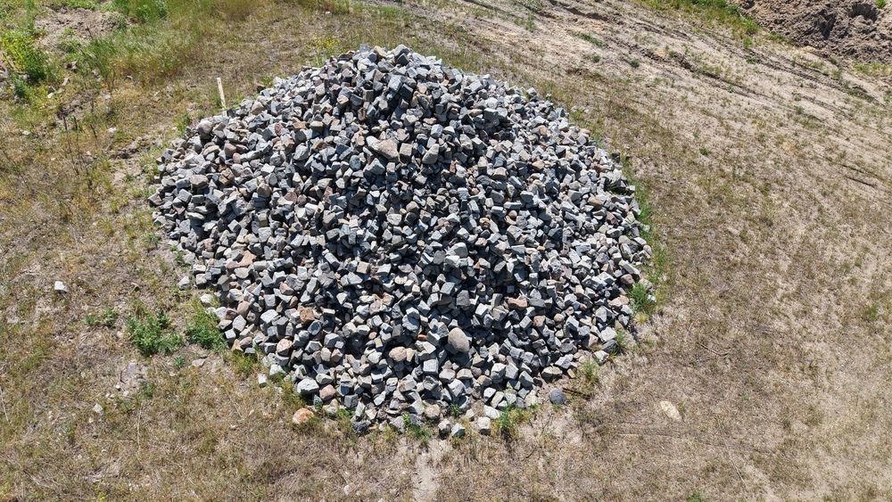 Głazy narzutowe, kamienie ozdobne do ogrodu, granit, bazalt