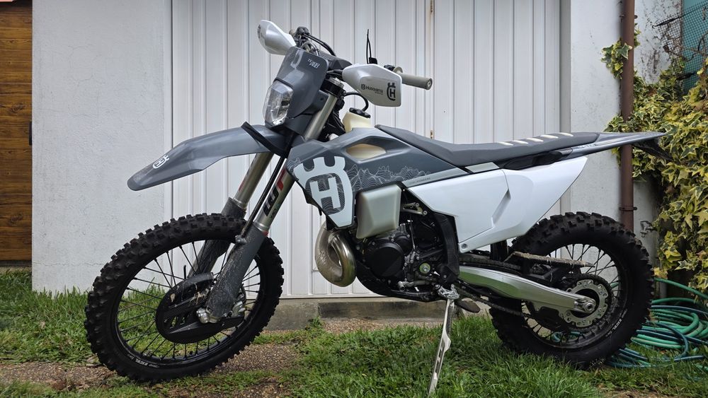 Husqvarna TE 300 PRO 2024 [NOVA - 7 HORAS]