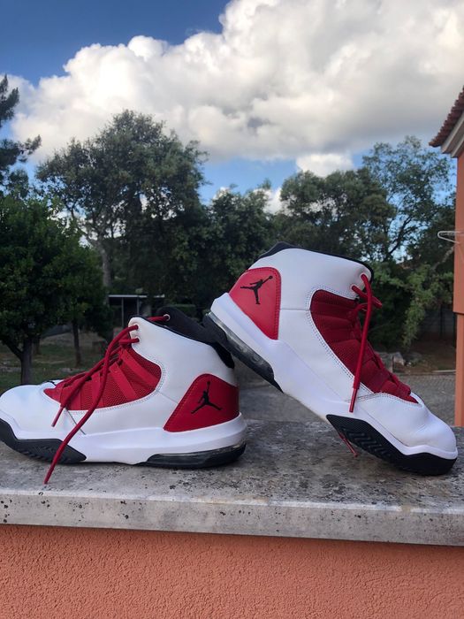 Nike Air Jordan Max Aura Gym Red