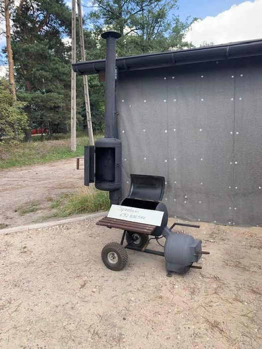 Grill, wędzarnia