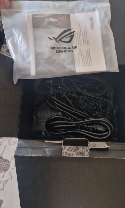 Fonte de alimentação Asus ROG THOR 850w Platinum