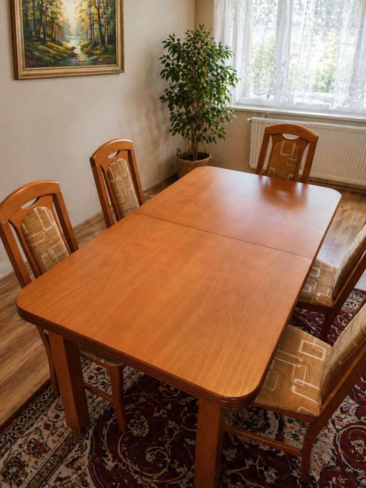 Stół rozkładany plus krzesła