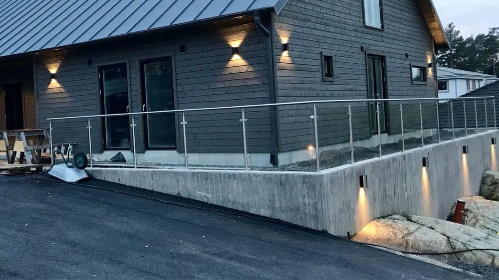 Balustrada szklana ,slupki stal nierdzewna